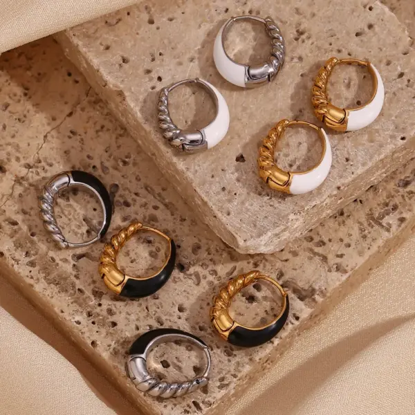 Wholesale 304 Stainless Steel Oval PVD Coated Stone-Free 18K Gold Plated Real Gold Plated 18K Gold Basic Simple Style Classic Style Waterproof Non Tarnish Plating Earrings