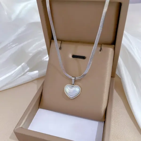 PVD Coated Real Gold Plated Heart Shape Titanium Steel Simple Style Classic Style Waterproof Non Tarnish Titanium Steel Pendant Necklace