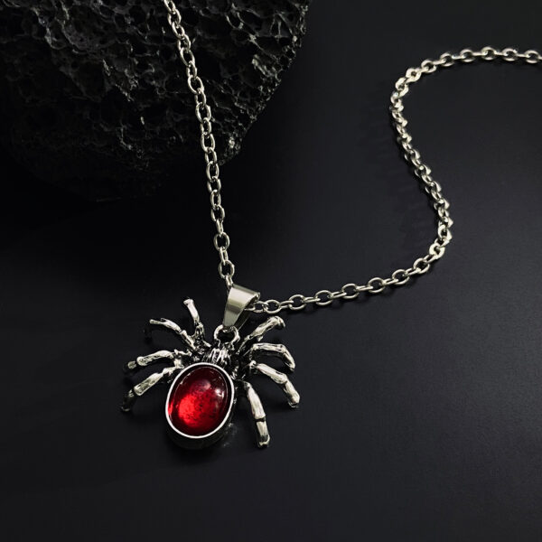 Wholesale Gothic Dark Spider Pendant Necklace Ins European and American Style Distinctive Long Spider Clavicle Chain Halloween Woolen Chain