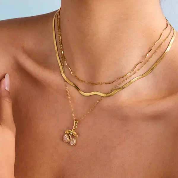 Wholesale 304 Stainless Steel Cherry PVD Coated Real Gold Plated Classical Pastoral Waterproof Non Tarnish Rings Necklace Choker