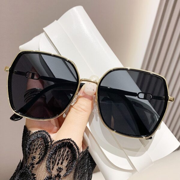 Wholesale Fashion TikTok Same Style All-Match Sunglasses Women's Anti-UV Large Frame Glasses Big Face Slimming larized Sun