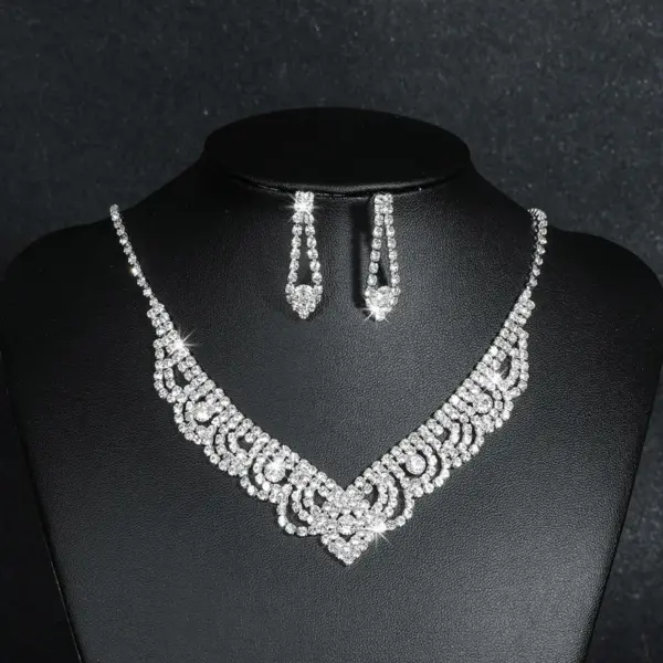 Wholesale Fashion Water Droplets Tassel Artificial Crystal Metal Inlay Rhinestones Earrings Necklace 1 Set