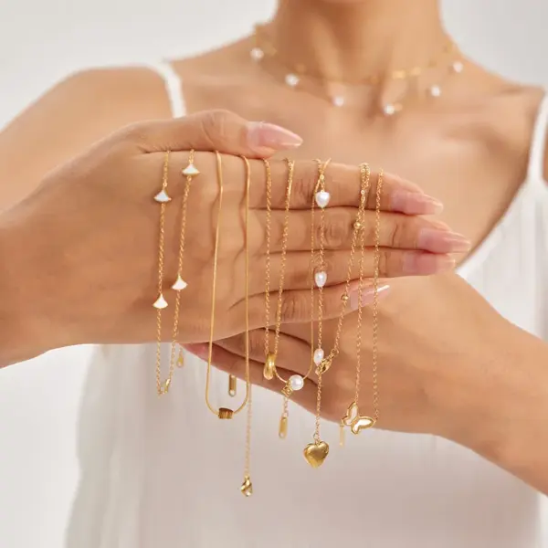 PVD Coated 18K Gold Real Plated Geometric Star Heart Shape 304 Stainless Steel Casual Elegant Waterproof Non Tarnish Layered Necklaces Pendant Necklace