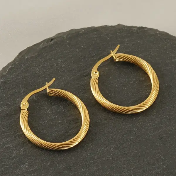 Wholesale PVD Coated 18K Gold Plated Round Stainless Steel Classic Style Waterproof Non Tarnish Hoop Earrings