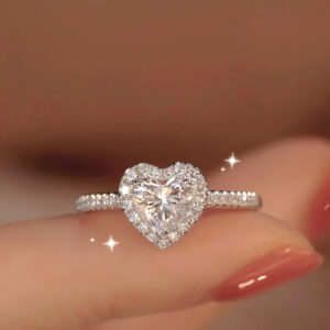 Heart-shaped white diamond ring / Adjustable opening
