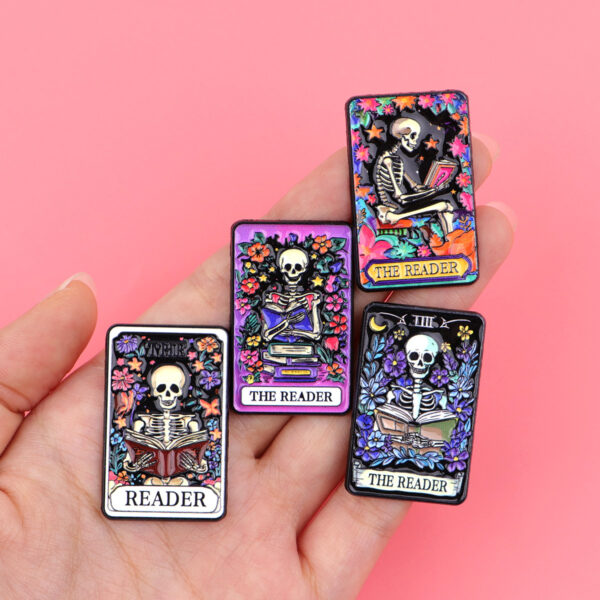 Wholesale Quote brooches, cartoon metal badges, clothing brooches, accessories