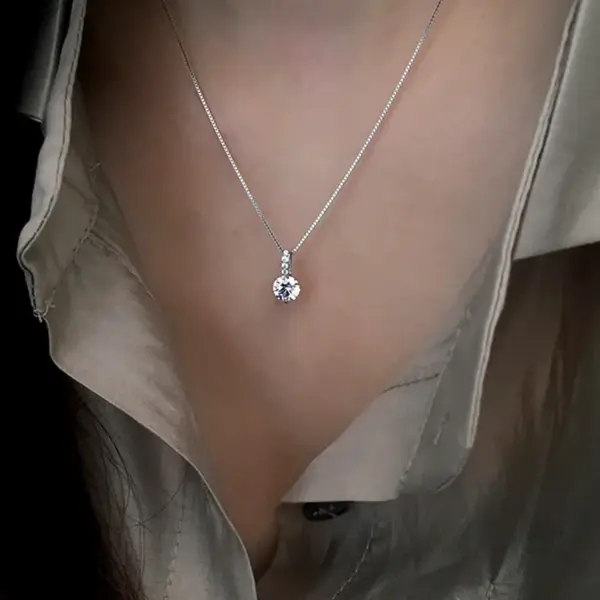 Wholesale Elegant Solid Color Copper Inlay Rhinestones Pendant Necklace