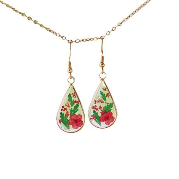 Wholesale Christmas themed resin dried flower earrings