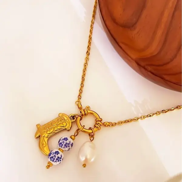 Wholesale PVD Coated Real Gold Plated Boots 304 Stainless Steel Vintage Style Waterproof Non Tarnish Surgical Steel Steering Wheel Buckle Pendant Necklace
