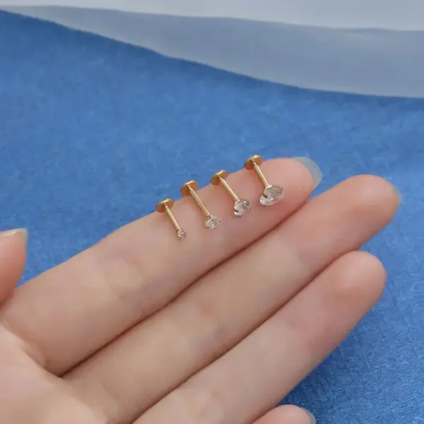 Fashion Rhombus Titanium Steel Plating Zircon Lip Stud