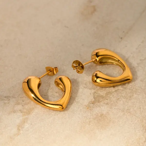 Wholesale 1 Pair Vintage Style Simple Style Classic Style Heart Shape 304 Stainless Steel 18K Gold Plated Stainless Steel Earrings