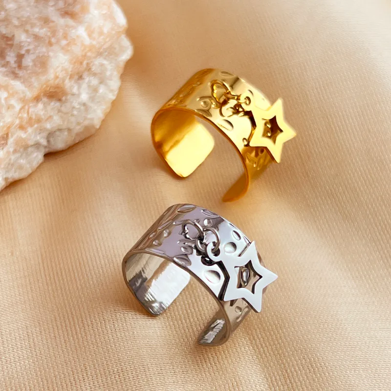 Wholesale PVD Coated Real Gold Plated 18K Gold Star Solid Color 304 Stainless Steel Hawaiian Tropical Simple Style Waterproof Non Tarnish Charm Rings