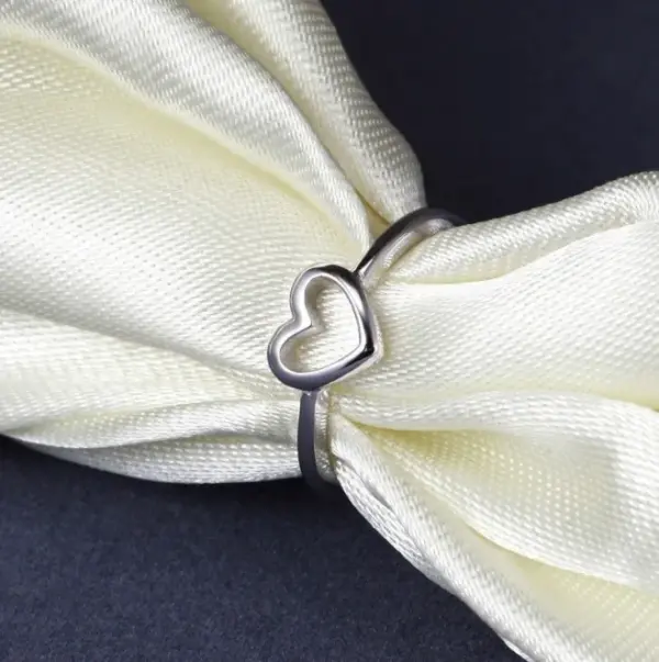 Wholesale Sweet Heart Shape Stainless Steel Hollow Out Rings