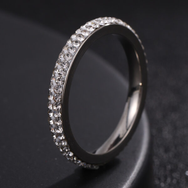 Wholesale Cross-border supply of titanium steel ring women's niche high-grade five-row clay full diamond ring stainless steel jewelry manufacturers