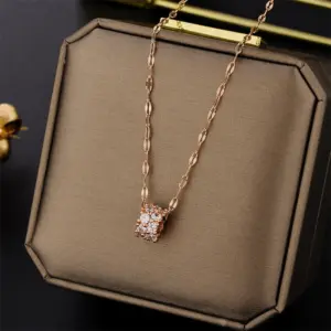 8840 Rose Gold White Zirconium