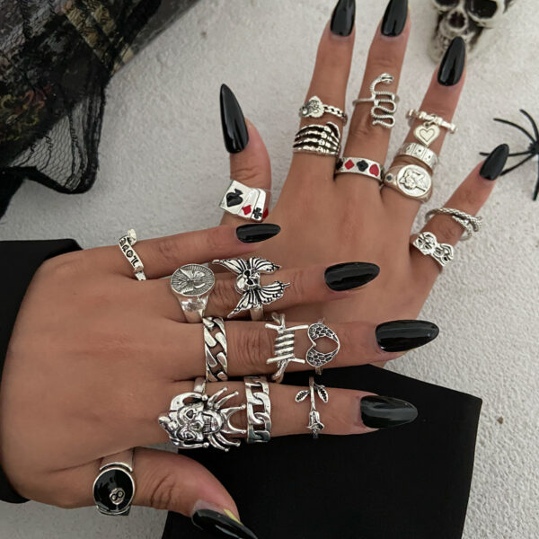 oly-4cdebc3fac62c73e51558c2d9c8d0a9e Wholesale Carved Dark Ghost Snake Ring Set