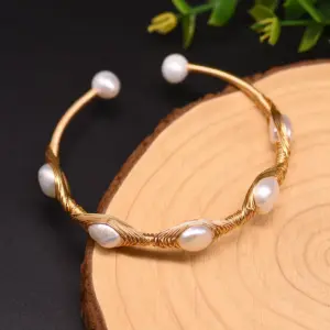 Retro Geometric Pearl Inlay Turquoise Crystal 18k Gold Plated Bangle