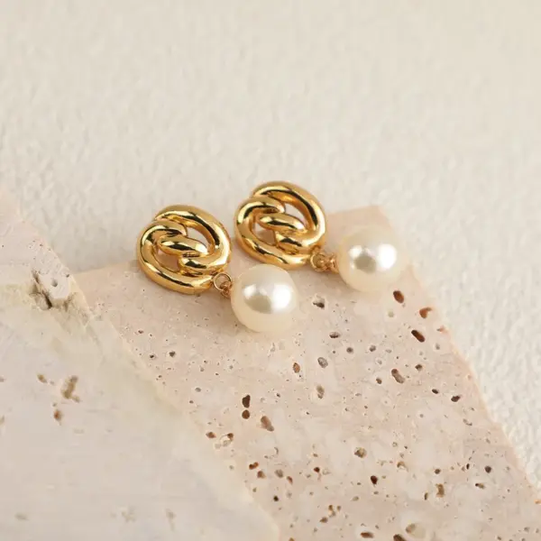 Wholesale Niche Temperament Design Flower Fan-Shaped Pearl Stud Earrings Irregular With Personality Earrings
