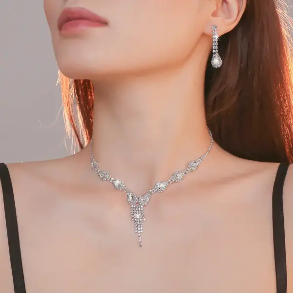 Wholesale Fashion Water Droplets Tassel Artificial Crystal Metal Inlay Rhinestones Earrings Necklace 1 Set
