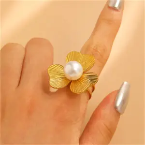 20 18K Real Gold Clover WG-1158 / Adjustable Opening / 1 Piece