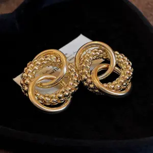 29# Silver Needle-Gold