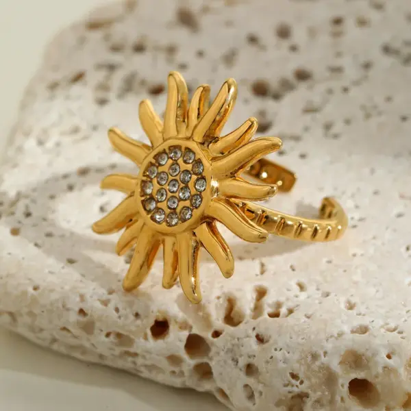 Wholesale PVD Coated Real Gold Plated 18K Gold Sun 304 Stainless Steel Cute Luxurious Romantic Waterproof Non Tarnish Rings Ear Studs