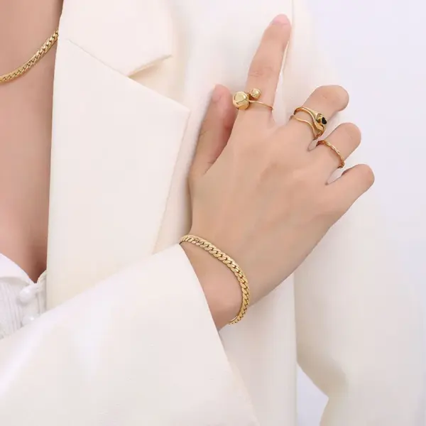 oly-4d5c3e10467cceac7ad23c1eeefc314a Wholesale PVD Coated 18K Gold Plated 18K Gold 304 Stainless Steel Fashion