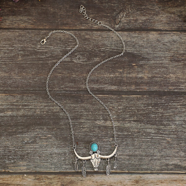 Wholesale Cross-border new retro Western style turquoise ox head pendant necklace