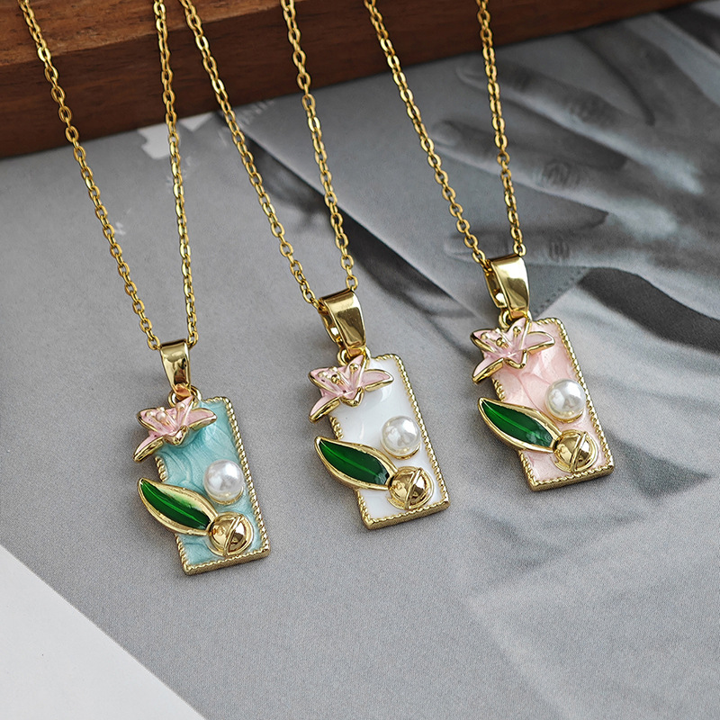 Wholesale Medieval Oil Painting Style Square Lily Necklace for Women French Retro ip Glaze Design Clavicle Chain Exquisite High-End Necklace
