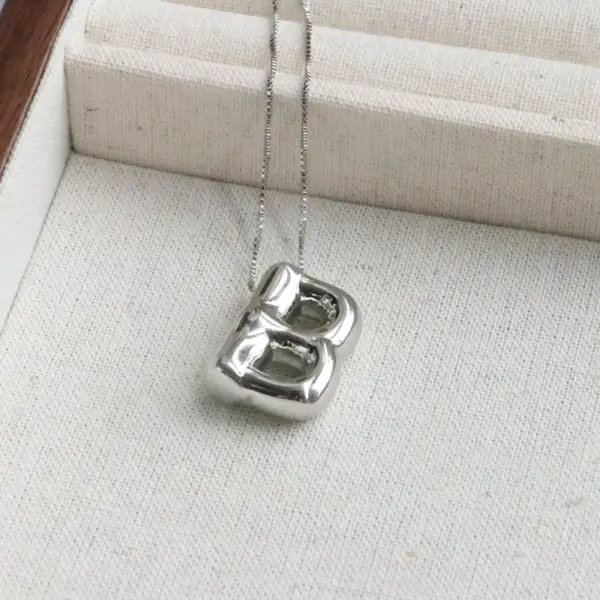 Wholesale Simple Style Classic Style Letter Copper Silver Plated Pendant Necklace In Bulk