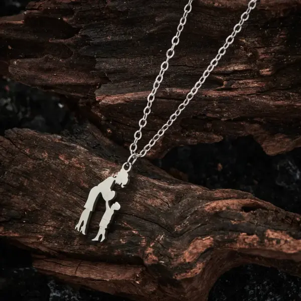 Wholesale Jewelry French Style Simple Style A Family Of Three 304 Stainless Steel Hollow Out Stainless Steel Necklaces