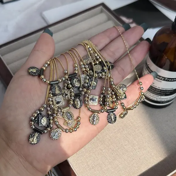 Wholesale Copper 18K Gold Plated Pleated Stoving Varnish Plating Virgin Mary Star Moon Pendant Necklace