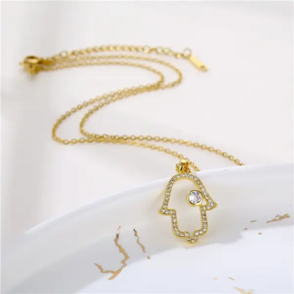 Wholesale Water Plating Vacuum Plating Real Gold Plated 18K Gold Sector Star Flower 304 Stainless Steel Titanium Steel Korean Style Waterproof Non Tarnish 201 Stainless Steel Lobster Trigger Clasp Closure Pendant Necklace