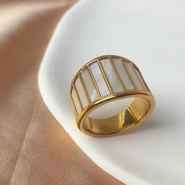 Wholesale Exaggerated Simple Style Rectangle Titanium Steel Shell Wide Band Ring In Bulk