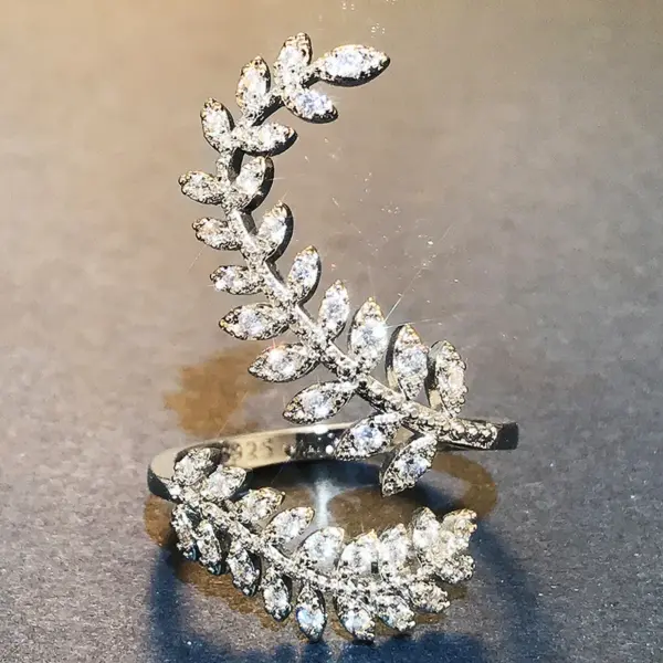 Wholesale New Ladies Zircon Ring Silver-plated Creative Plant Leaves Ring Copper Jewelry