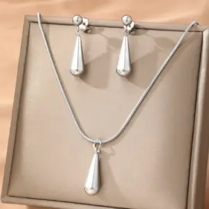 Silver / Average Size / Water Drop Three-Piece Set