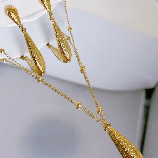 304 Stainless Steel Geometric Electroplating Stone-Free Golden Plated Simple Style Classic Style IG Style Earrings Necklace