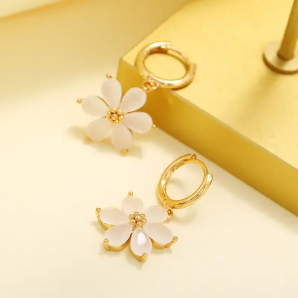 Wholesale Fashion Flower Copper Artificial Gemstones Earrings