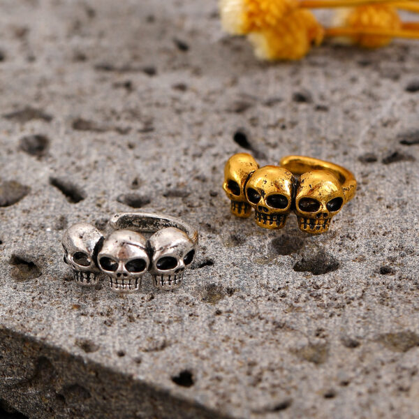 Wholesale Three skull ghost claw Halloween ear cuffs