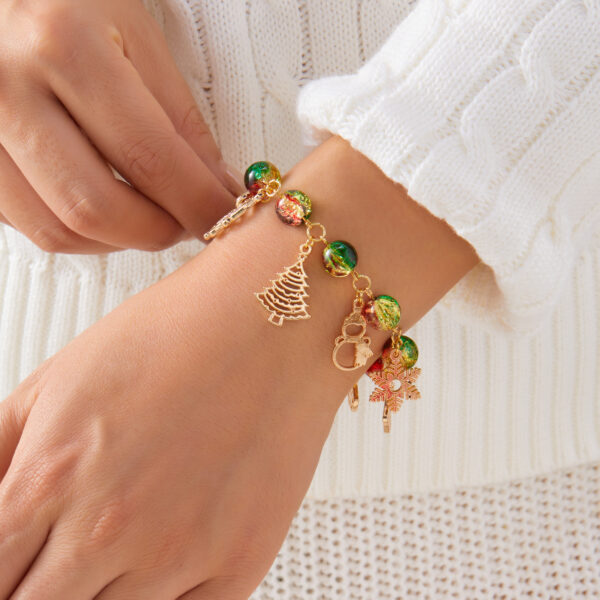 Wholesale Christmas tree, old man, snowflake pendant, crackle crystal bracelet