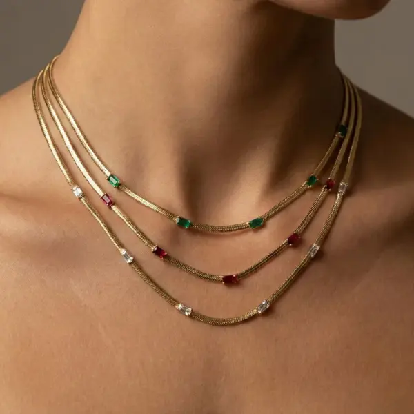 Wholesale 18K Gold Plated 304 Stainless Steel Necklace Vintage Inlaid Diamond Snake Bone Chain For Women Non-Fading Collarbone Chain With Rhinestones