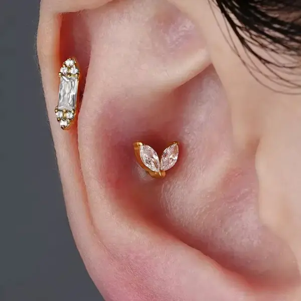 Wholesale 1 Piece Ear Cartilage Rings & Studs Elegant Moon Pure Titanium Polishing Plating Inlay Zircon 18K Gold Plated White Gold Plated Ear Cartilage Rings & Studs