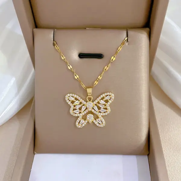 Wholesale 304 Stainless Steel Copper Butterfly Vacuum Plating Zircon Gold Plated Simple Style Cuban Link Chain Curb Chain Lobster Trigger Clasp Closure Pendant Necklace