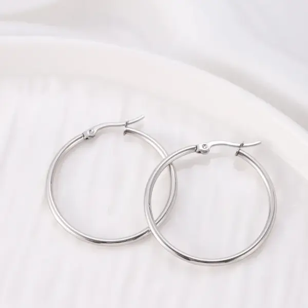 Wholesale Ion Plating (IP) 18K Gold Plated Round Titanium Steel Vintage Style Modern Style Simple Style Waterproof Non Tarnish Hoop Earrings