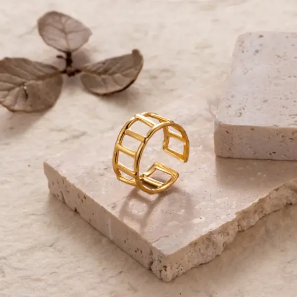 PVD Coated Stripe Solid Color 304 Stainless Steel Retro Waterproof Non Tarnish Open Ring