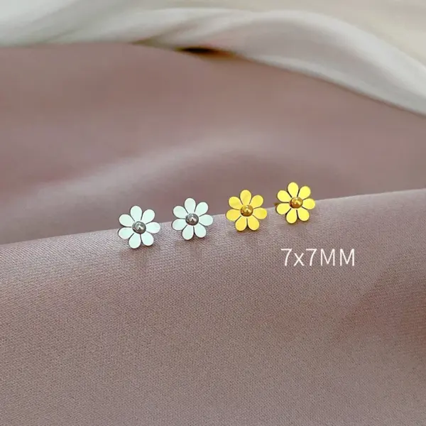 PVD Coated Real Gold Plated Flower Titanium Steel Basic Simple Style Commute Waterproof Non Tarnish Ear Studs