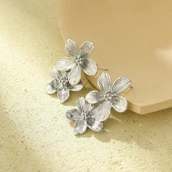 Wholesale PVD Coated Real Gold Plated Flower 304 Stainless Steel Retro Waterproof Non Tarnish Ear Studs