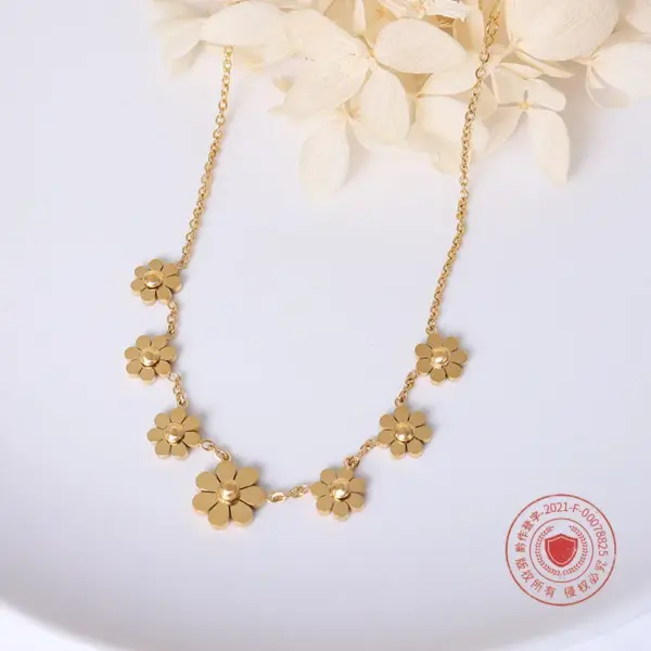 Fashion Flower Titanium Steel Waterproof Non Tarnish No Inlaid PVD Coated Real Gold Plated Women'S Anklet