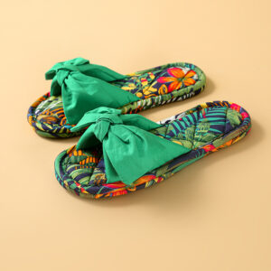 Two layers of hawaii green / Female small size fits 35-37 feet