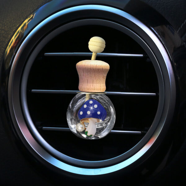 Wholesale Car Air Outlet Perfume BBottle Mushroom Aromatherapy Essential Oil Glass Decorative Empty Bottle Volatile Fragrance Decorative Ornaments